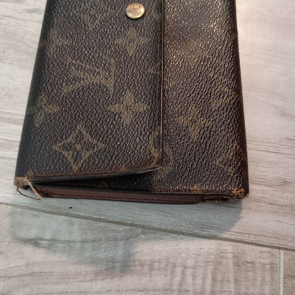 Louis Vuitton Monogram Porte Tresor International Long Trifold Wallet - Picture 2 of 16